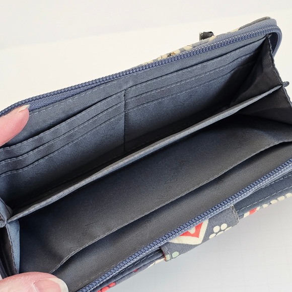 Vera Bradley Quilted Floral Wallet Zip Around Clutch Turn Lock Gray Paisley - Picture 5 of 9